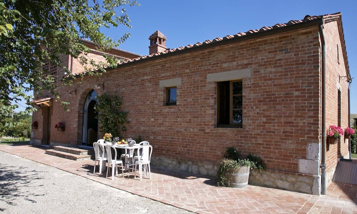 Torre A Castello House | Tuscan Hilltop Farm Stay