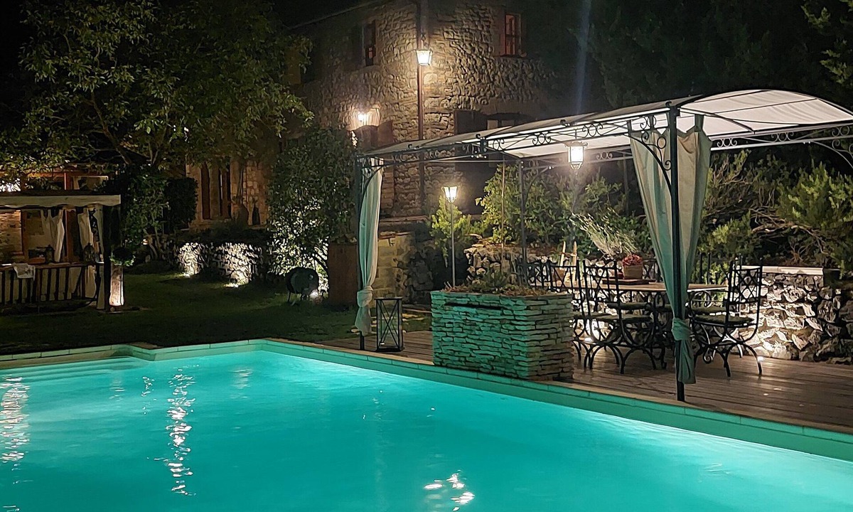 Cetona House | Tuscan villa pool spa Siena Montepulciano Perugia Pienza Florence 2 hours from Rome