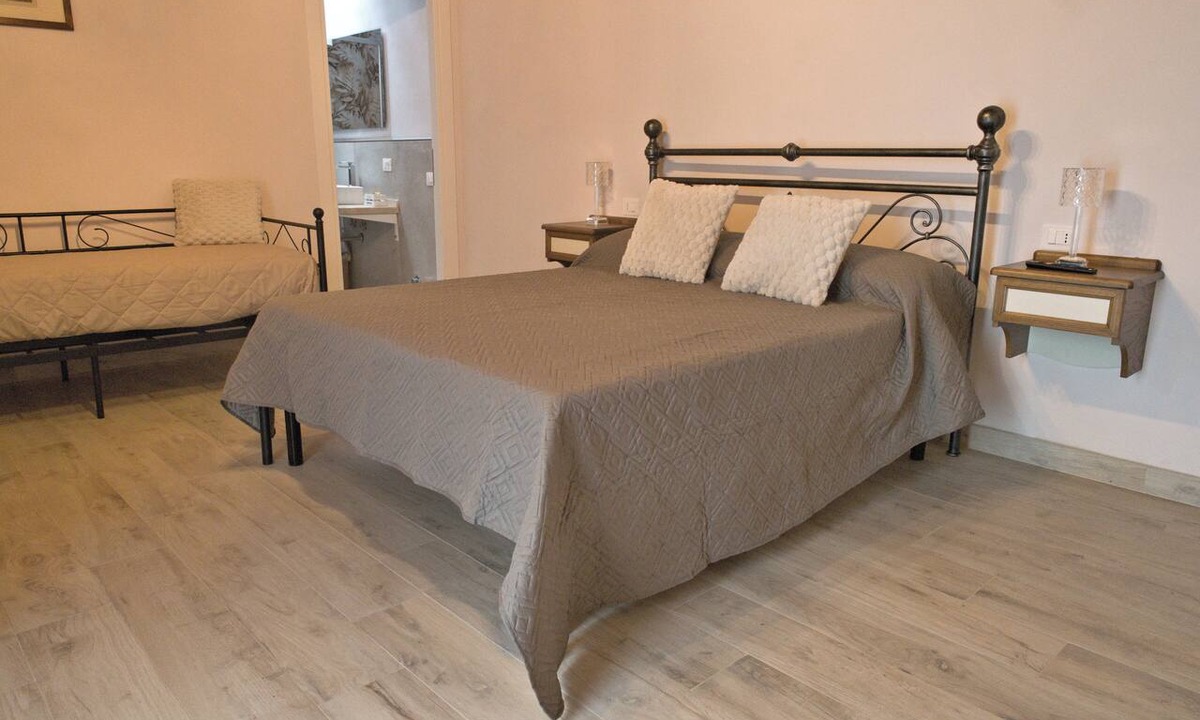 Civita Castellana Apartment | Two-room apartment with 1 double bed, 1 single bed, and a kitchen