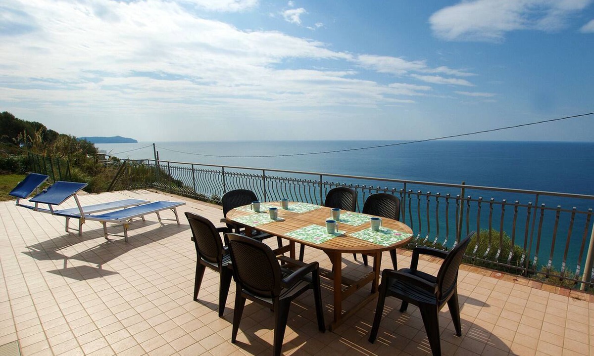 Marina Lido House | Vacation home for 8 guests with 100m² in Marina di Pisciotta (162588)