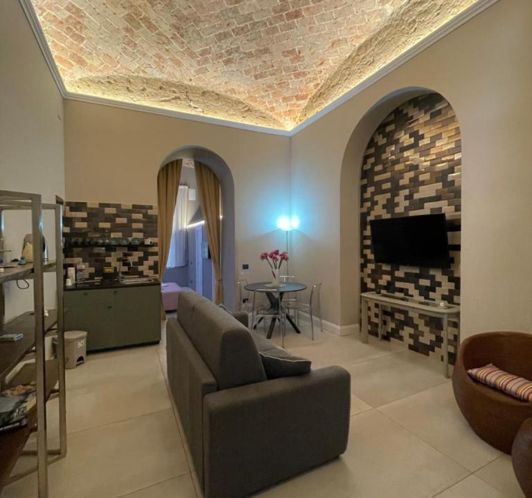Vasto Apartment | Vascioloft70 Mitilini Central Station