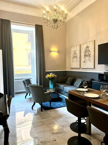 Rome Province Apartment | Via Veneto Luxury House