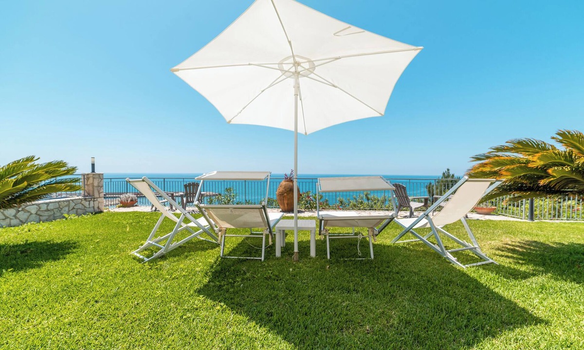 Marina di Casal Velino Apartment | Villa Bellavista - relaxation and breathtaking views in apartment with every comfort