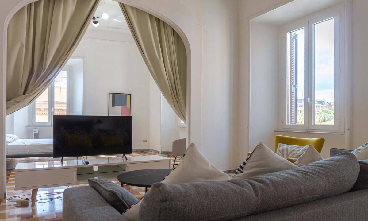 Rione XVI Ludovisi Apartment | Villa Borghese Large Apartment