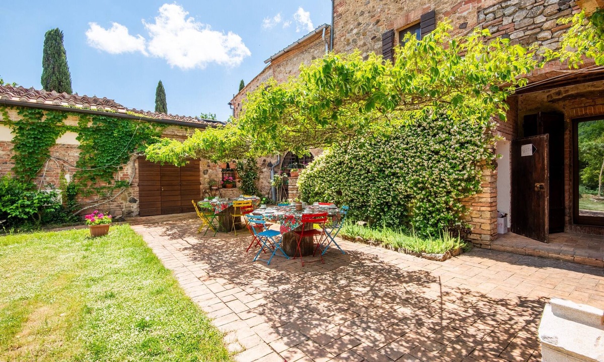 Murlo Villa | Villa 'Casa Alta Esclusiva' with Private Pool, Private Terrace and Wi-Fi