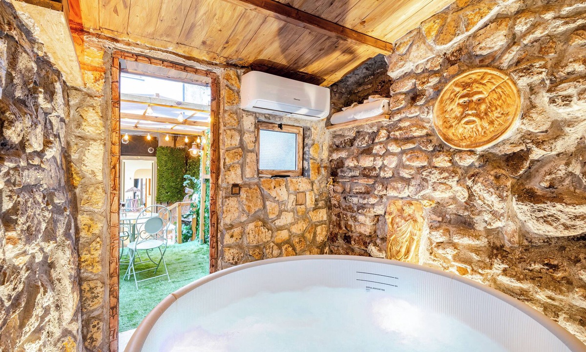 Tivoli Apartment | Villa d'Este - Garden & Jacuzzi