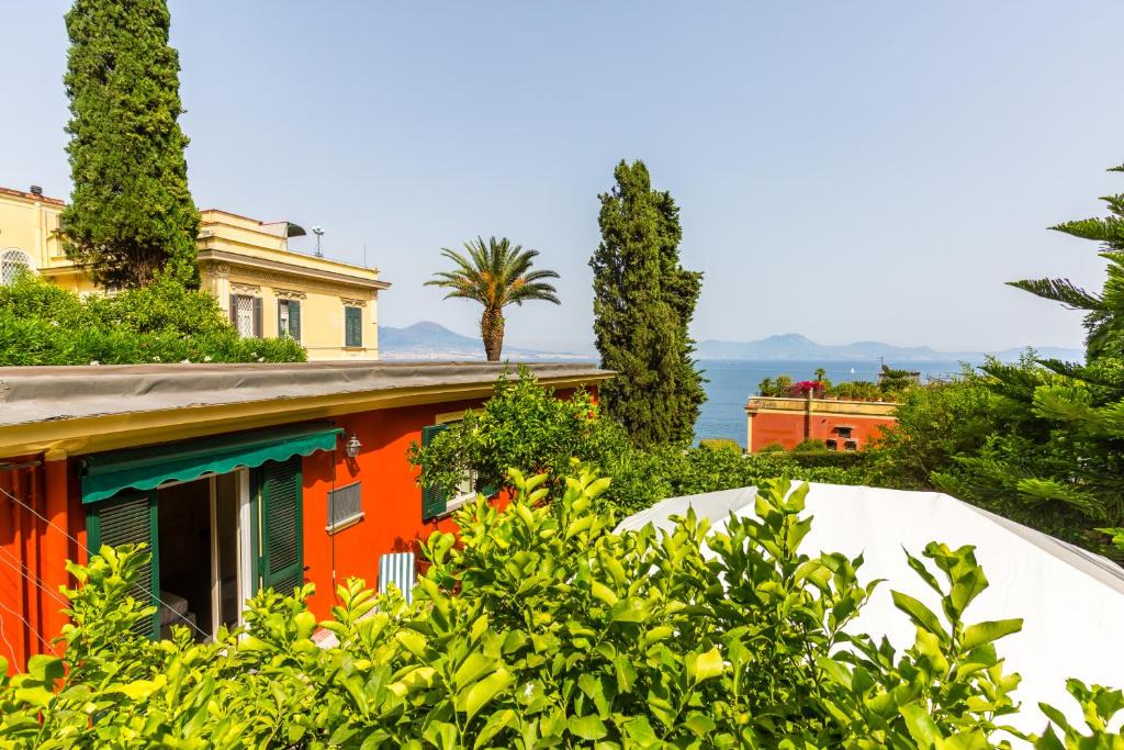 Posillipo Apartment | Villa Dolcevita with parking by Napoliapartments