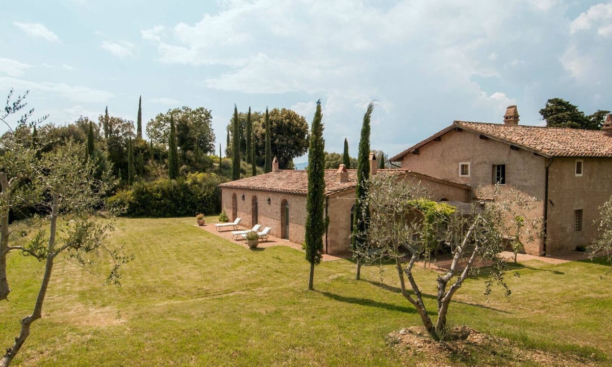Camigliano Villa | Villa in Montalcino with 6 bedrooms sleeps 12