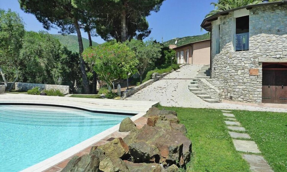 Rio nell'Elba Villa | Villa in Rio nell Elba with Pool