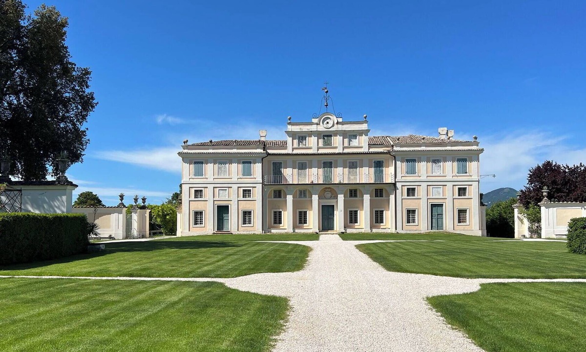 San Brizio Villa | Villa in Terraia with 18 bedrooms sleeps 41