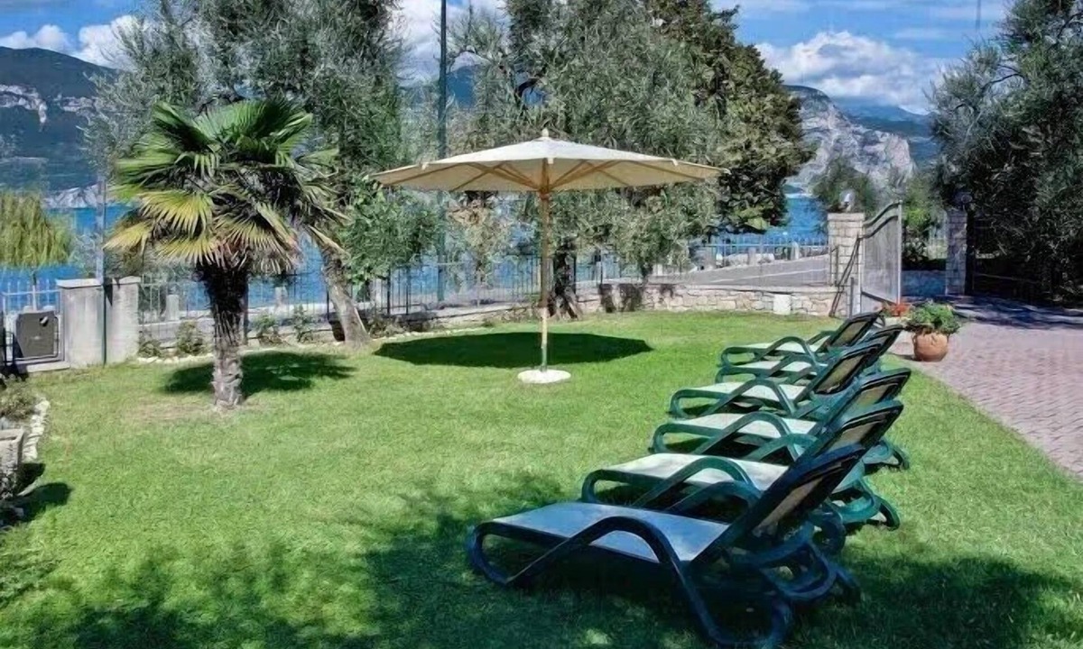 Brenzone sul Garda Bed & Breakfast | Villa Josefine Fron Lake - Adults Only