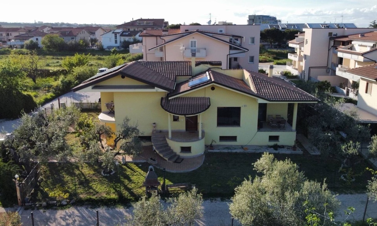 Santa Maria Imbaro House | Villa MA-YA