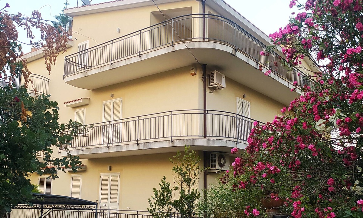 Benestare Apartment | VILLA MARIA - Suite in Villa 2 Km sea