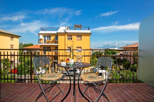 Desenzano del Garda Apartment | Villa Mimosa - Appartamento 2 - Happy Rentals