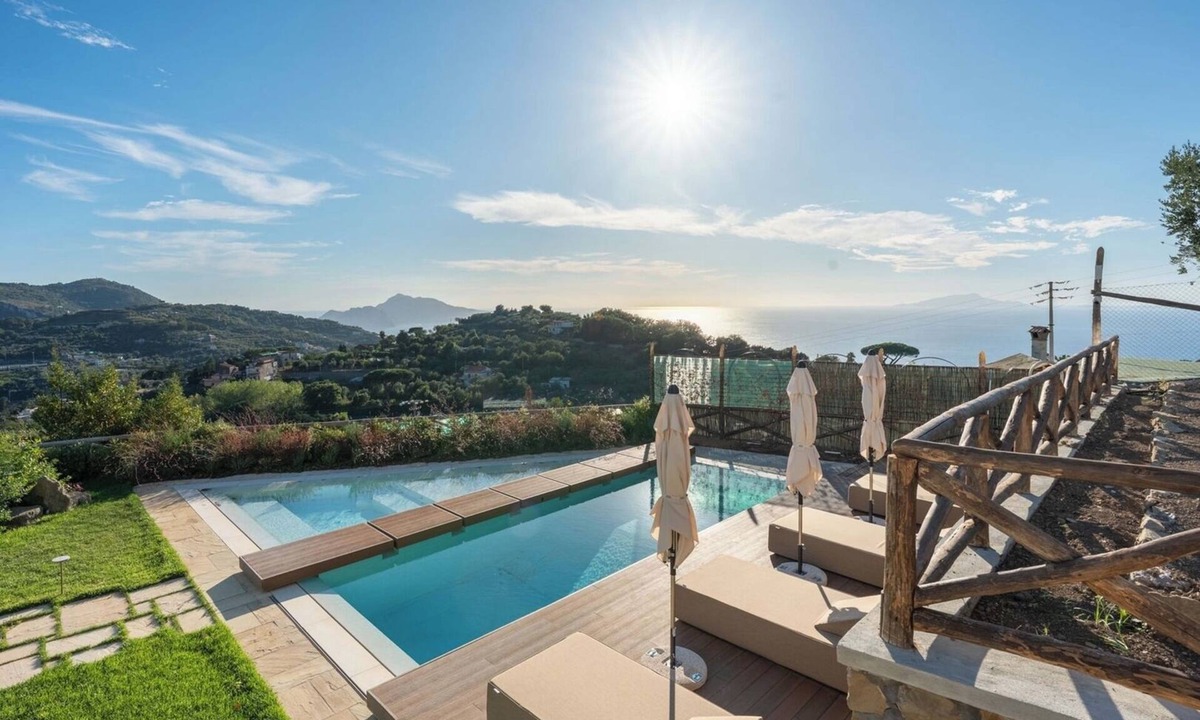 Schiazzano Villa | Villa Poggio Di Luce - Luxury with Heated Pool