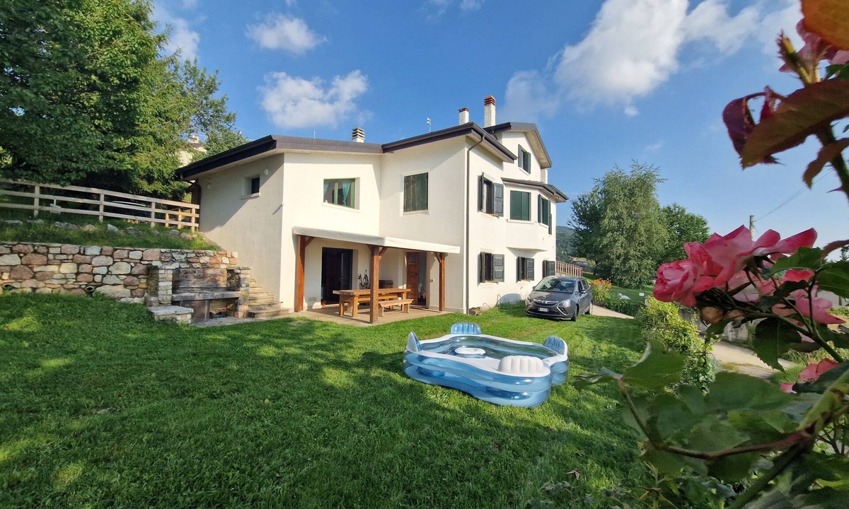 Brenzone sul Garda Villa | Villa Prada, one step away from every attraction, spacious, tree-lined park, barbecue.