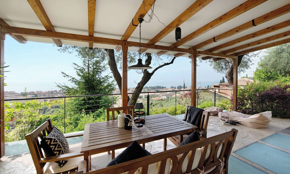 Torri del Benaco Villa | Villa 'Savi Lake View and Pool' with Lake View, Wi-Fi and Air Conditioning