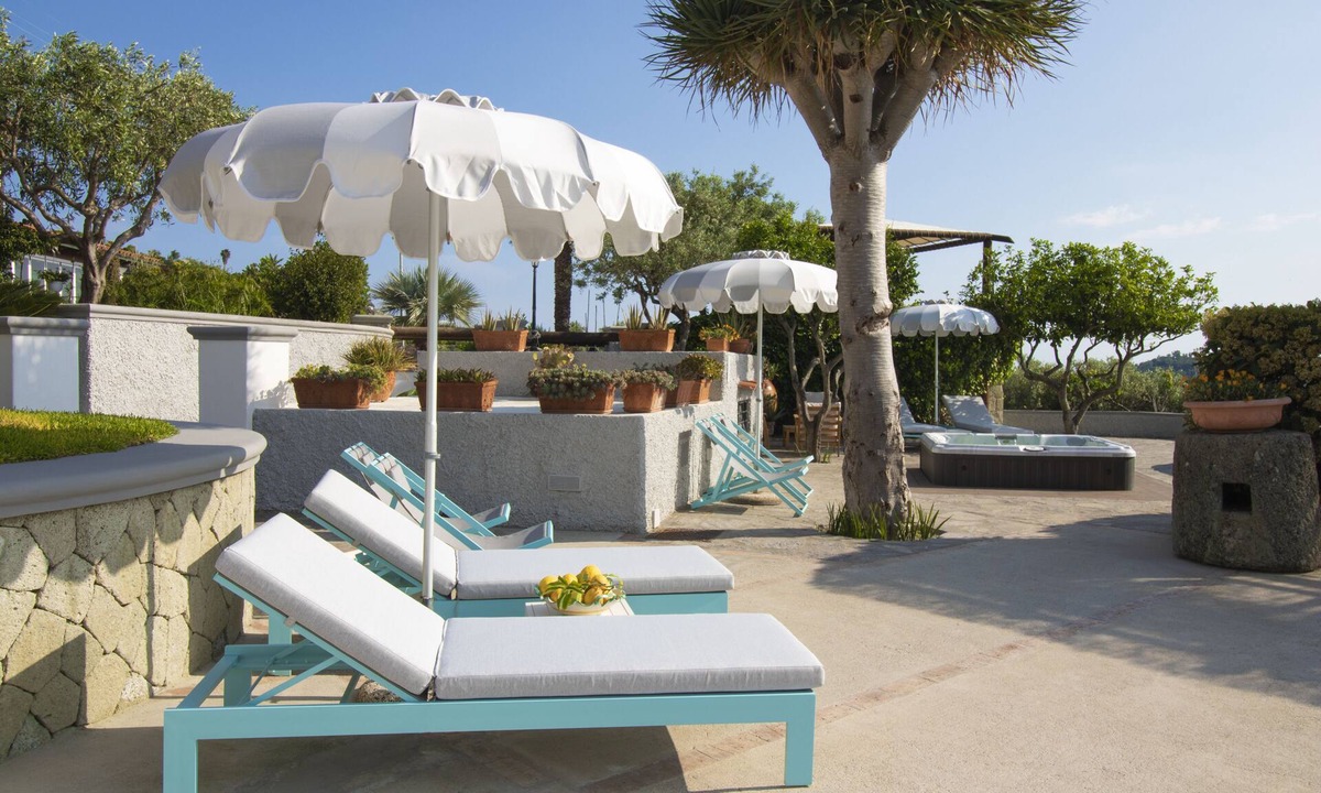 Forio Villa | Villa Titina: two independent and panoramic apartments with sea-sunset view