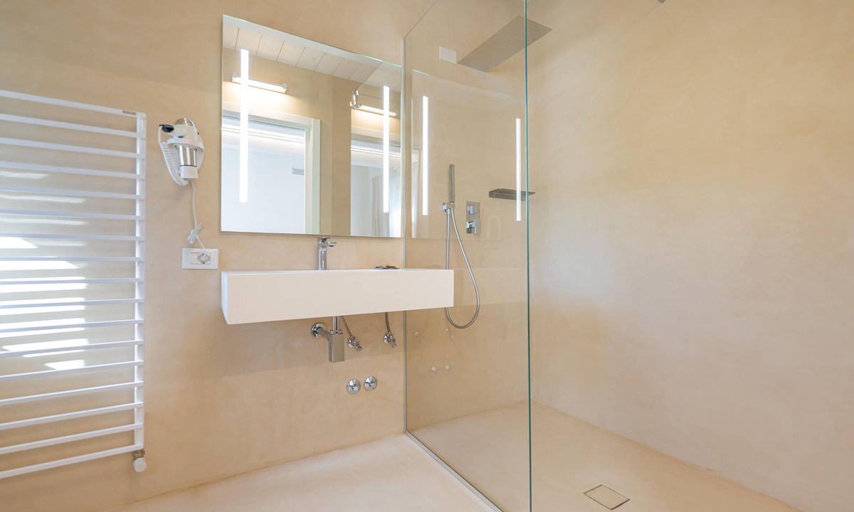 Urbisaglia Villa | Villa Torre Anna: Jacuzzi - Pool - Garden