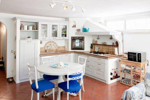 Anzio House | Villino delle rose