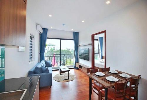 Nhat Tan Apartment | WEST LAKE FLOWER VALLEY 2BR APARTMENt 401
