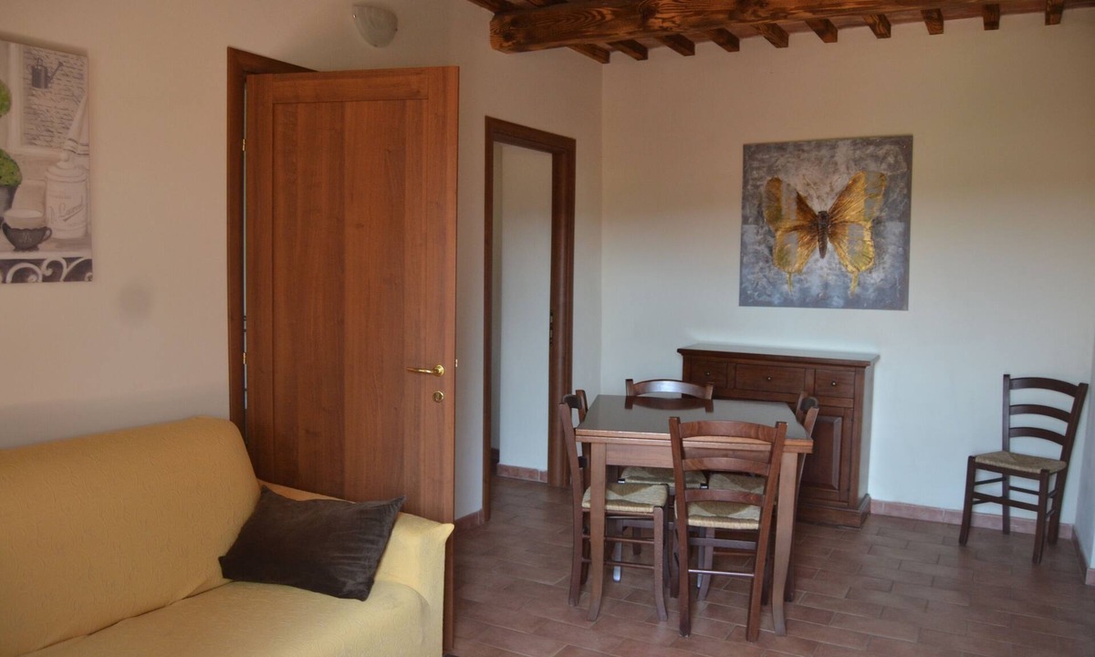 Casalappi Apartment | WIDE APARTMENT WITH PRIVATE GARDEN, POOL, TENNIS, 8KM FROM THE SEA