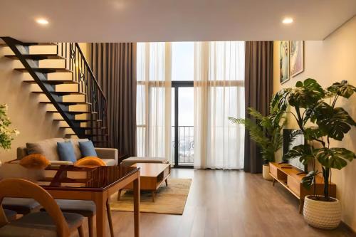 Tay Ho Hotel | XÔI Lotte Pentstudio West Lake