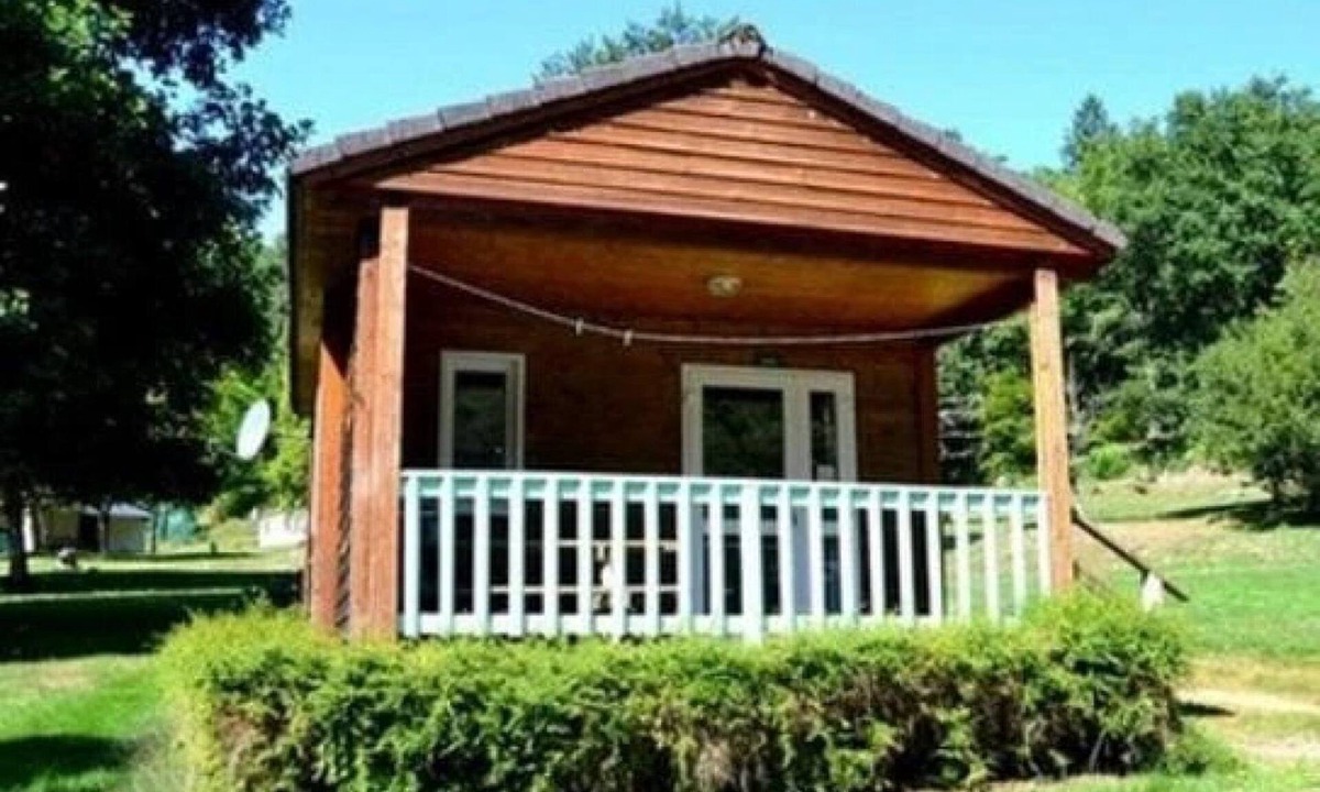Correze Ski Chalet | ZEcamping 3 étoiles piscine chauffée chiens acceptés mobil-home 4 pers