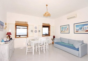 2 bedroom accommodation in Parghelia VV