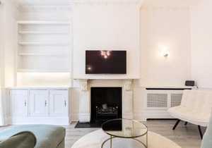Elegant 2 bedrooms apt in Chelsea with patio