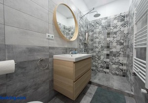 Gorgeous Brasov Flat with Patio and Mountain Views