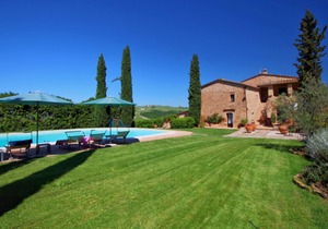 Luxurious Farmhouse in Montalcino with Pool