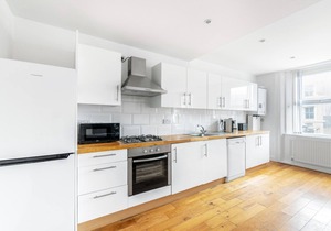 Nice Bayswater 2 BR on Queensway opp. Underground stn, by Blueground