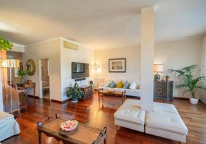 Ponte Vecchio View Luxury Apartment