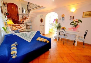 Positano Villa Sleeps 3 Air Con WiFi