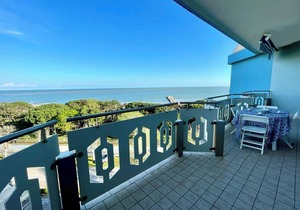 Sea view apartment with shared pool