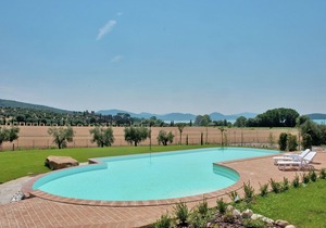 Stylish Mansion in Monte del Lago with Lake View