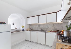Villa del Sole with Sea View, Direct Sea Access, Parking and Air Conditioning