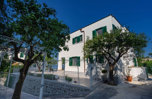 Seiano Villa | 150 m² Villa ∙ 4 bedrooms ∙ 12 guests