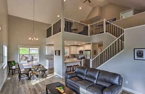Hill City House | 222 m² House ∙ 4 bedrooms ∙ 10 guests