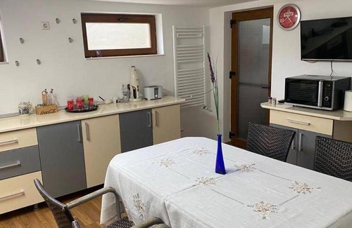 Oradea Bed & Breakfast | 250 m² Bed and breakfast ∙ 3 bedrooms ∙ 10 guests