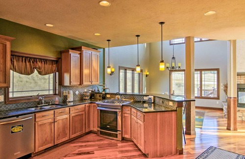 Sturgis House | 302 m² House ∙ 5 bedrooms ∙ 22 guests