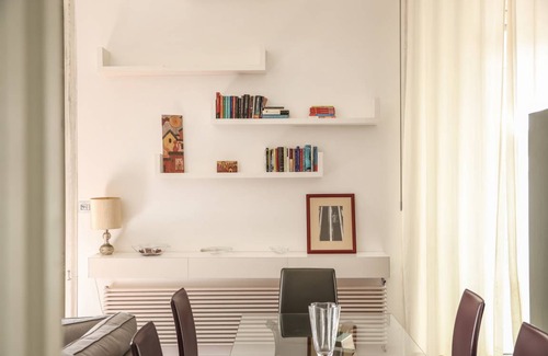 Chiaia Apartment | 90 m² Apartment ∙ 2 bedrooms ∙ 4 guests
