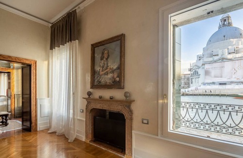 San Marco Apartment | Amazing Grand Canal Apartment in San Marco Top Location