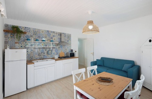 Castellammare di Stabia Apartment | Apartment 'Summer' with Private Terrace, Wi-Fi and Air Conditioning