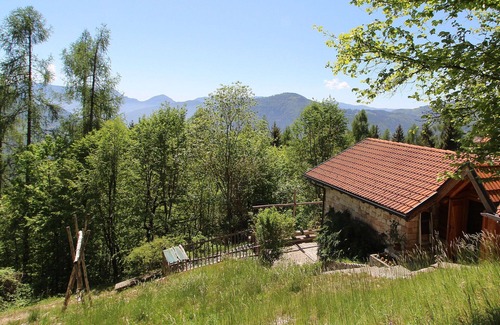 Lamon House | Beautiful private villa for 5 people with WIFI, patio, pets allowed and panoramic view