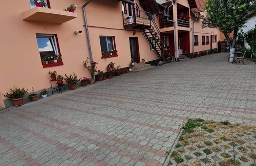 Zarnesti Bed & Breakfast | Bed and breakfast ∙ 2 guests