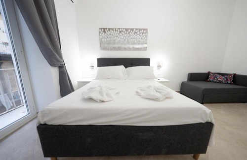 Historical Center Apartment | Best Chiaia 74 By Dimorra