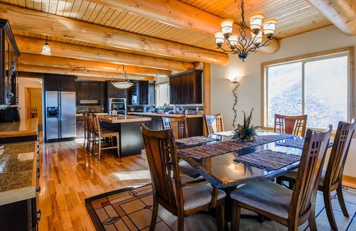 Lead Cabin | Breathtaking Views Overlooking Spearfish Canyon on 4 Acres close to Trails! H