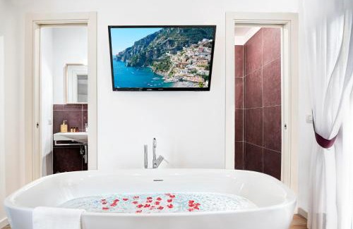 Sorrento Apartment | Caruso 6 by Villasandco RentalSorrento